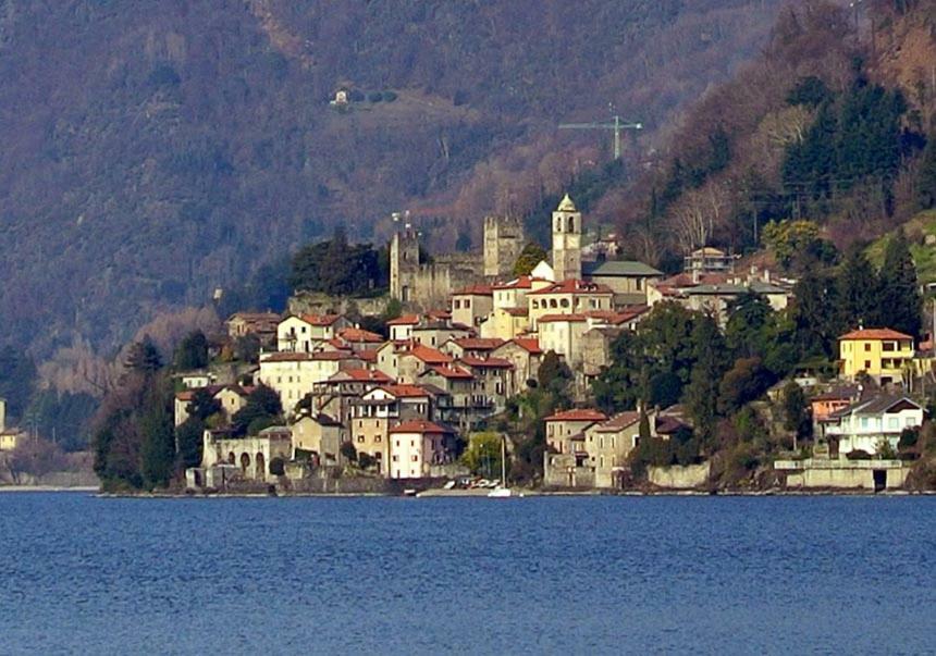 Casa Teresina - Corenno Plinio Lago Di Como Apartment Dervio Bagian luar foto
